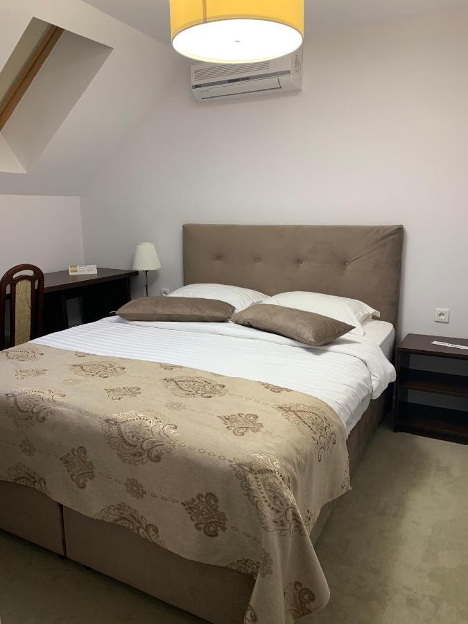 Vila Palace Caransebeş Exteriér fotografie